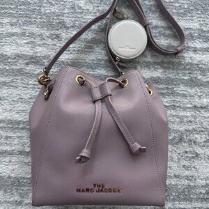 THE MARC JACOBS Leather Crossbody Bucket Bag